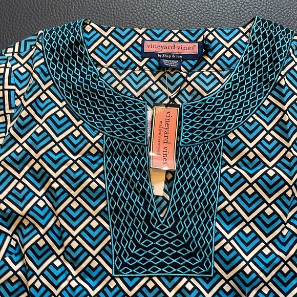 Vineyard Vines Tops - Vineyard Vines Block Island Tunic VV Flag Geo-Malibu size Small NWT